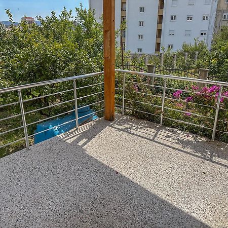 Gosa Apartments Bar Exterior foto